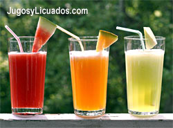 Ricas Aguas Frescas Preparadas con Frutas Naturales