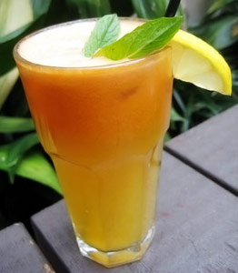 Jugo de Piña, Naranja, Limón y Zanahoria para Combatir la Deshidratación