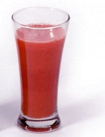 Jugo de Zanahoria, Betabel, Manzana, Apio y Pepino para Combatir Cansancio