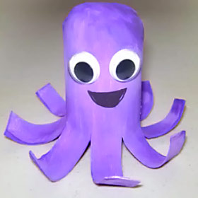 Pulpo con Tubo de Papel de Baño