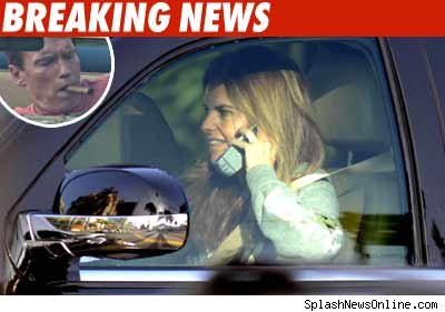 Maria Shriver Scharzenegger conduciendo y hablando